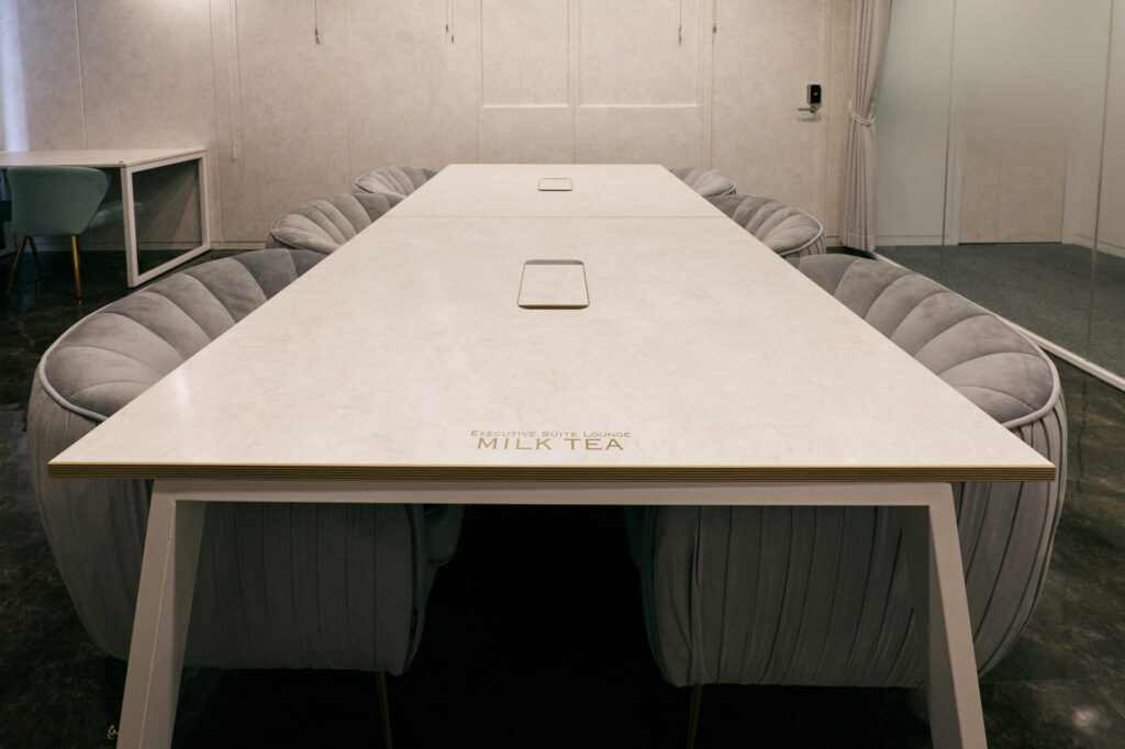 exe suite lounge0798